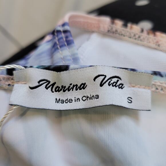 Merida Vida	Size	XS	NEW Pineapple Print Cheeky One Piece Halter Swim Suit Pink - Picture 10 of 11